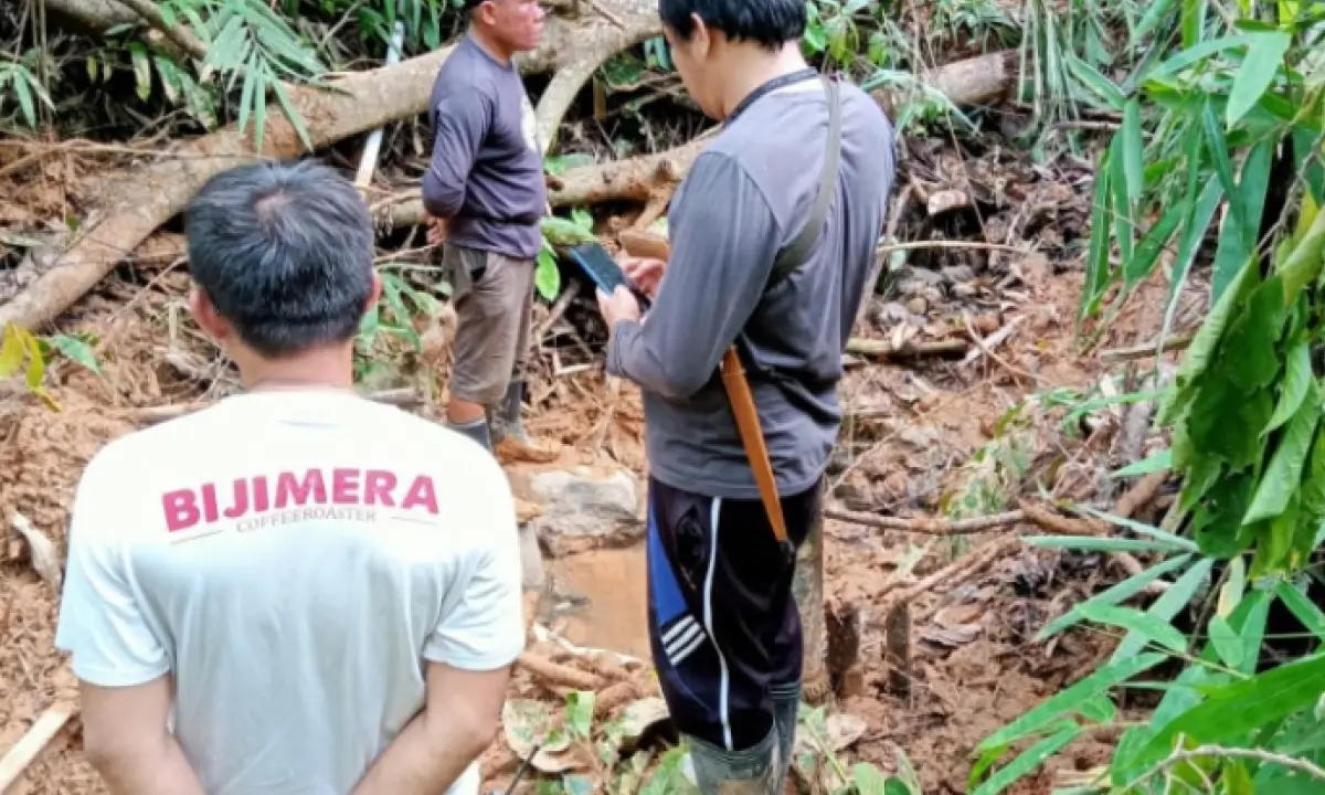 Lokasi pertambangan Talong yang berada di dekat sumber air bersih desa Lanut