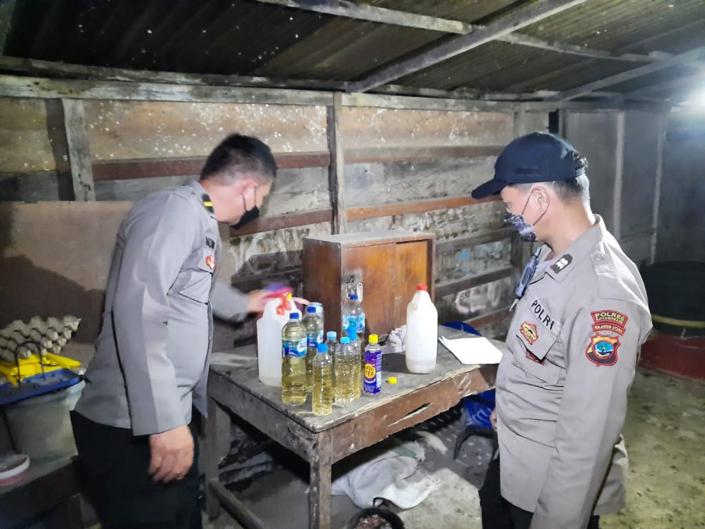 Polres Kotamobagu Amankan 100 Liter Miras Jenis Cap Tikus