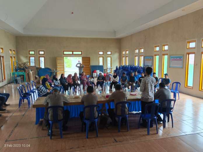 Polsek Modayag Sambangi Desa Liberia